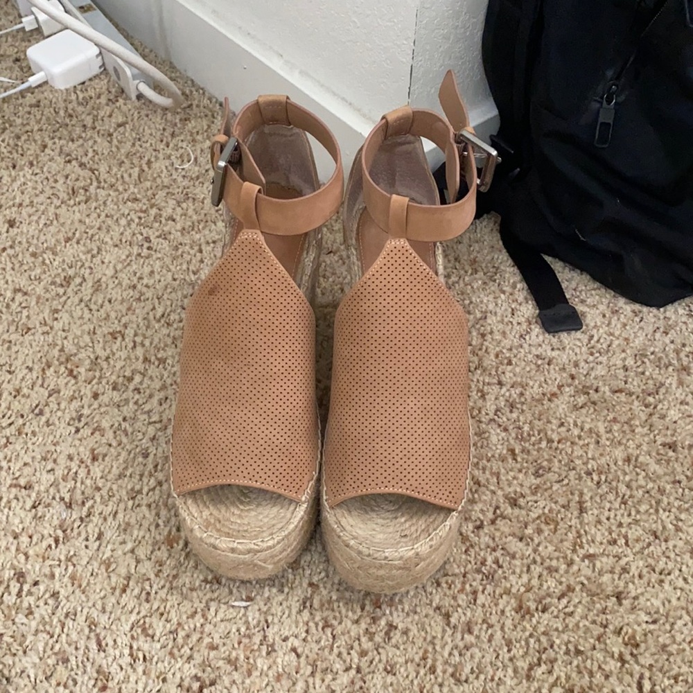 Marc Fisher espadrilles